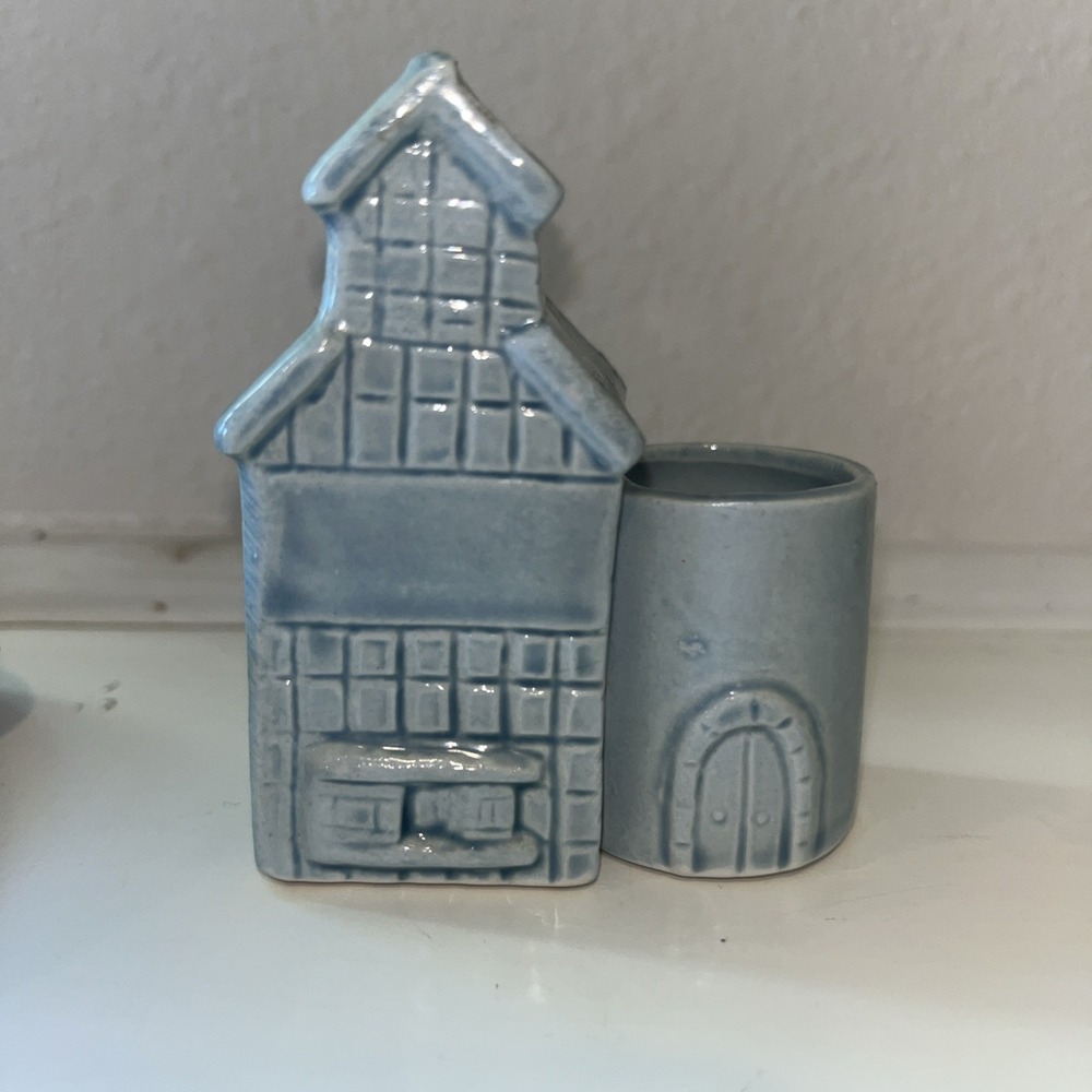 Vintage Japan Toothpick Holder Ceramic Barn Silo 3"‎ Tall